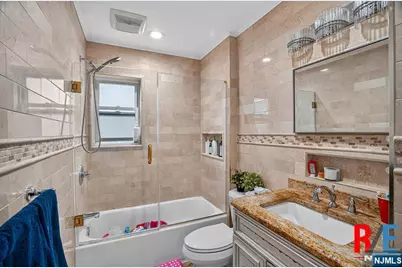 1068 Anderson Avenue, Fort Lee, NJ 07024 - Photo 17
