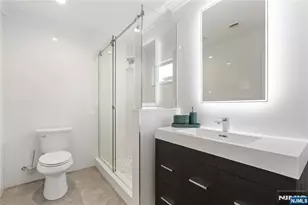 2038 Hoefleys Ln A, Fort Lee, NJ 07024 - Photo 29