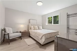 2038 Hoefleys Ln A, Fort Lee, NJ 07024 - Photo 33