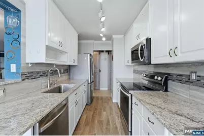 300 Winston Drive C0518 #C0518, Cliffside Park, NJ 07010 - Photo 11