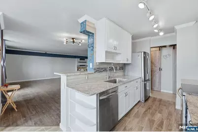 300 Winston Drive C0518 #C0518, Cliffside Park, NJ 07010 - Photo 13
