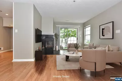 1099 Devon Court 1099 #1099, Mahwah, NJ 07430 - Photo 5