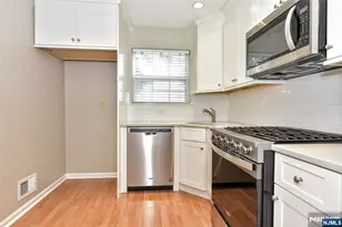 1099 Devon Ct 1099, Mahwah, NJ 07430 - Photo 11