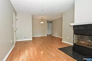 1099 Devon Ct 1099, Mahwah, NJ 07430 - Photo 7