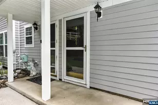 1099 Devon Ct 1099, Mahwah, NJ 07430 - Photo 3