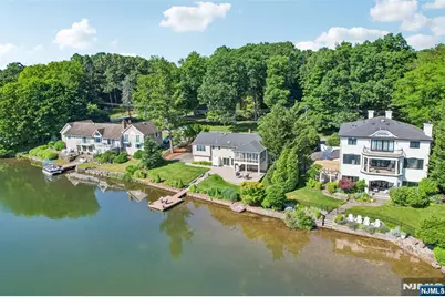 1050 W Pines Lake Drive, Wayne, NJ 07470 - Photo 45