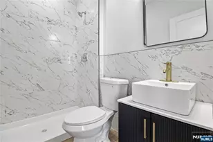 57 Montgomery Ave, Newark, NJ 07108 - Photo 23
