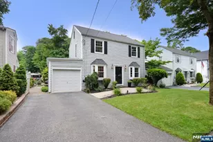 418 Burlington Rd, Paramus, NJ 07652 - Photo 3