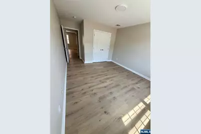16 E Kinney Street, Newark, NJ 07102 - Photo 25
