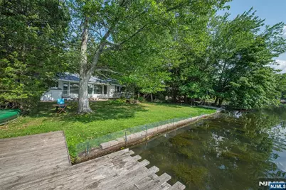 77 E Lake Drive, Wayne, NJ 07470 - Photo 29