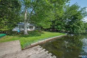 77 E Lake Dr, Wayne, NJ 07470 - Photo 29