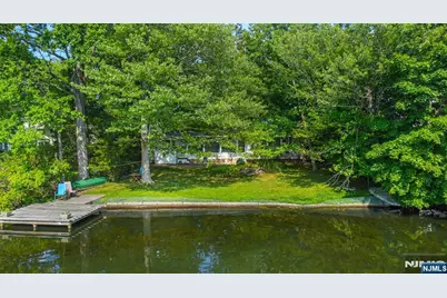 77 E Lake Drive, Wayne, NJ 07470 - Photo 31