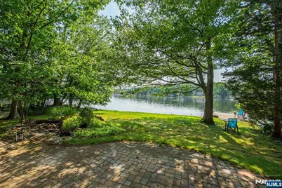 77 E Lake Drive, Wayne, NJ 07470 - Photo 27
