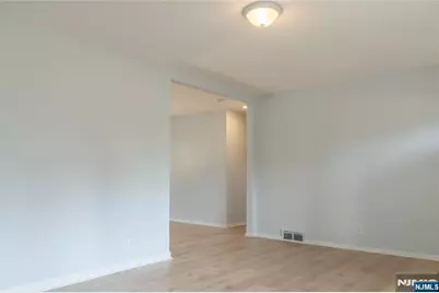 25 Lakeview Drive, Emerson, NJ 07630 - Photo 5