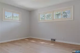 25 Lakeview Dr, Emerson, NJ 07630 - Photo 23