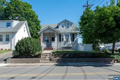 77 E Clinton Avenue, Bergenfield, NJ 07621 - Photo 3