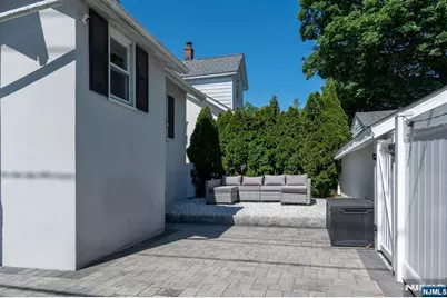 77 E Clinton Avenue, Bergenfield, NJ 07621 - Photo 33