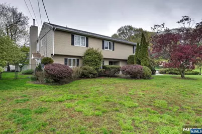 52 Ashburn Road, Wayne, NJ 07470 - Photo 3