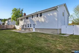 270 Midwood Rd, Paramus, NJ 07652 - Photo 17