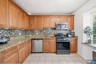 120 Johnson Avenue, Bergenfield, NJ 07621 - Photo 9