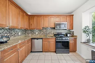 120 Johnson Ave, Bergenfield, NJ 07621 - Photo 9