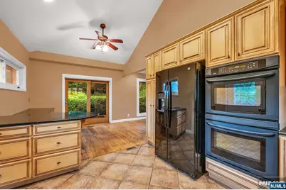 574 Chestnut Street, Washington Township, NJ 07676 - Photo 9