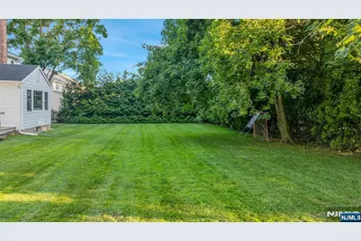 687 East Drive, Oradell, NJ 07649 - Photo 41