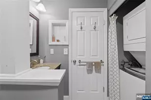 20 Sage Ct, Bedminster Township, NJ 07921 - Photo 9
