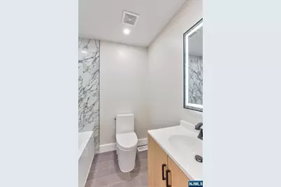 152 Clinton Street, East Orange, NJ 07017 - Photo 19