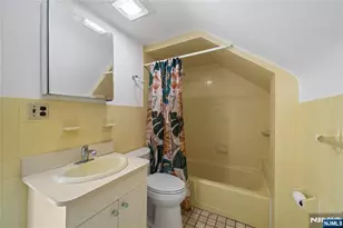 81 Huron Ave, Clifton, NJ 07013 - Photo 15