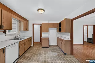 75 Welshs Ln, Franklin Township, NJ 08873 - Photo 9