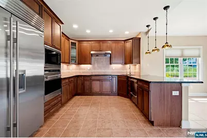 98 Tarrington Road, Hamburg, NJ 07419 - Photo 5
