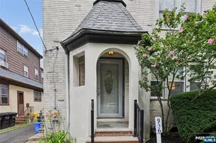 936 Red Rd, Teaneck Township, NJ 07666 - Photo 3