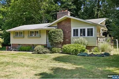 5 The Glen, Cedar Grove, NJ 07009 - Photo 3