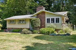 5 The Glen, Cedar Grove, NJ 07009 - Photo 3