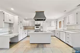 300 Gorge Road 1, Cliffside Park, NJ 07010 - Photo 5