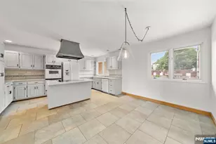 300 Gorge Road 1, Cliffside Park, NJ 07010 - Photo 7