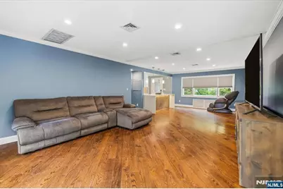 1-07 Lyons Avenue, Fair Lawn, NJ 07410 - Photo 5