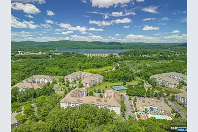 8421 Warrens Way 421 #421, Wanaque, NJ 07465 - Photo 3