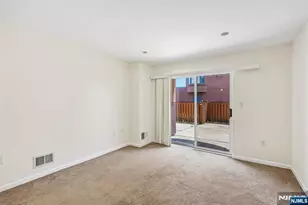 302 Chase Ct 302, Edgewater, NJ 07020 - Photo 17