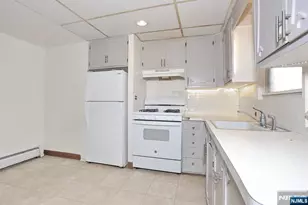 325 New Bridge Rd, Bergenfield, NJ 07621 - Photo 11