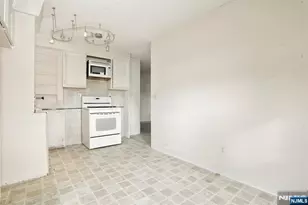 325 New Bridge Rd, Bergenfield, NJ 07621 - Photo 35