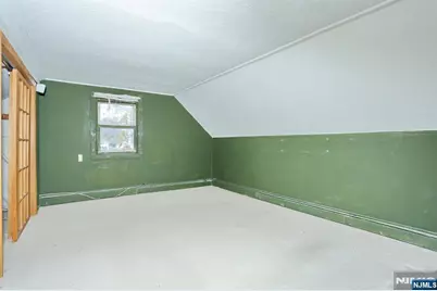 325 New Bridge Road, Bergenfield, NJ 07621 - Photo 29