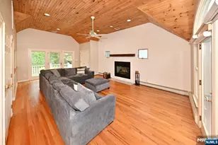 211 Spruce St, Midland Park, NJ 07432 - Photo 11