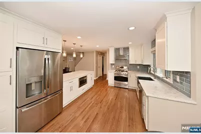 211 Spruce Street, Midland Park, NJ 07432 - Photo 9
