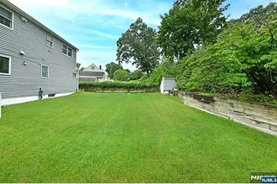 211 Spruce Street, Midland Park, NJ 07432 - Photo 5
