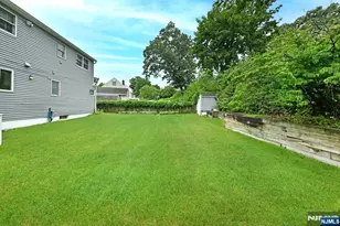 211 Spruce St, Midland Park, NJ 07432 - Photo 5