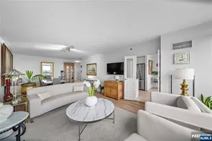 900 Palisade Ave 17K, Fort Lee, NJ 07024 - Photo 3