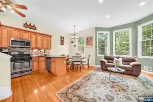 15 Nuthatcher Ct, Wayne, NJ 07470 - Photo 3