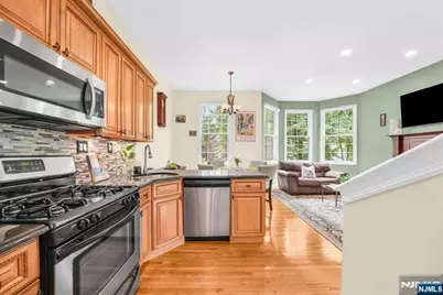 15 Nuthatcher Court, Wayne, NJ 07470 - Photo 9